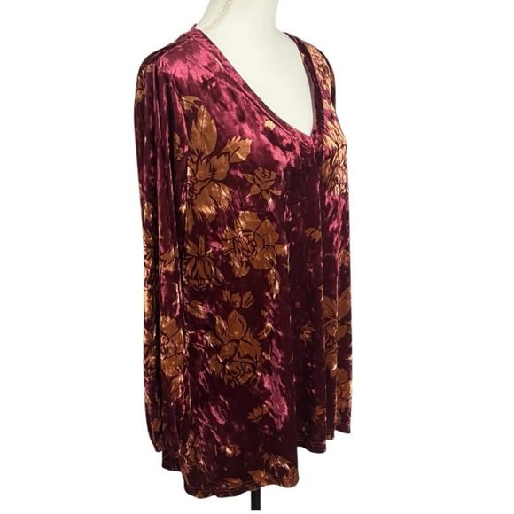 BloomChic sz 14-16 Velvet V-neck hi-low top, burgundy with gold flowers EUC - Picture 3 of 7